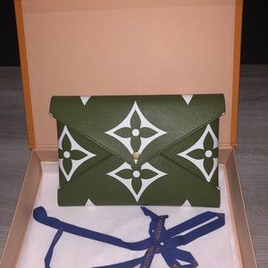 LV Giant Kirigami- RARE